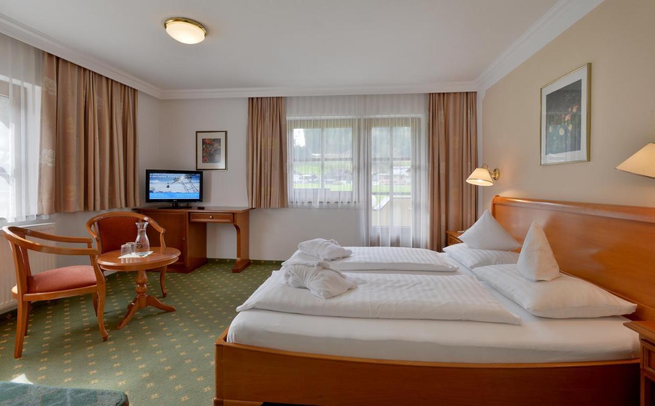 Hotel Waldheim Garni مايرهوفن المظهر الخارجي الصورة