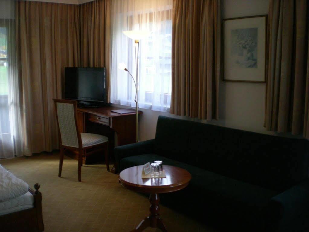 Hotel Waldheim Garni مايرهوفن المظهر الخارجي الصورة